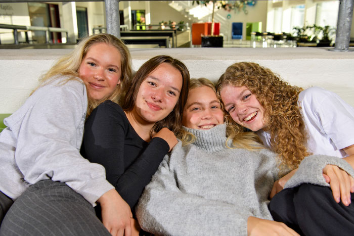 Studerende og veninder Studerende og veninder